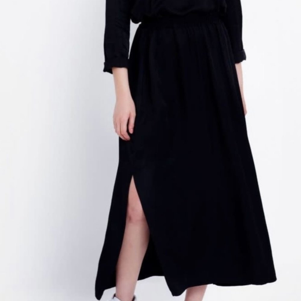 Elk Form Skirt 1 -Black
